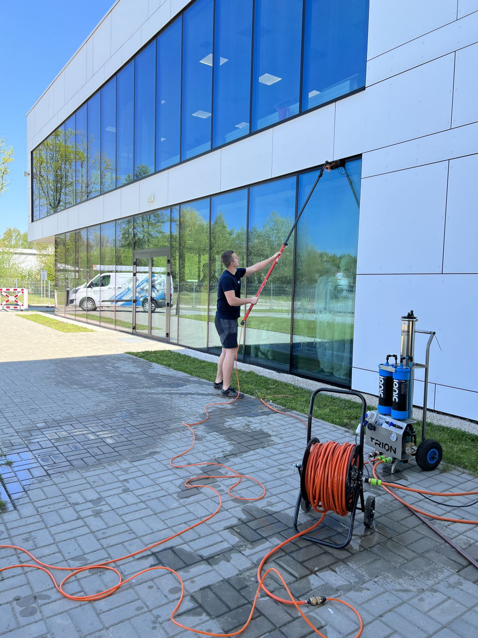 Mycie okien i przeszkleń zewnętrznych