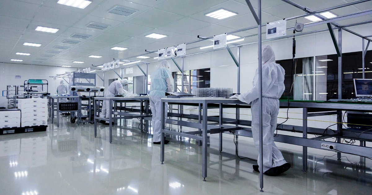 Czyszczenie linii produkcyjnych w zakładach przemysłowych