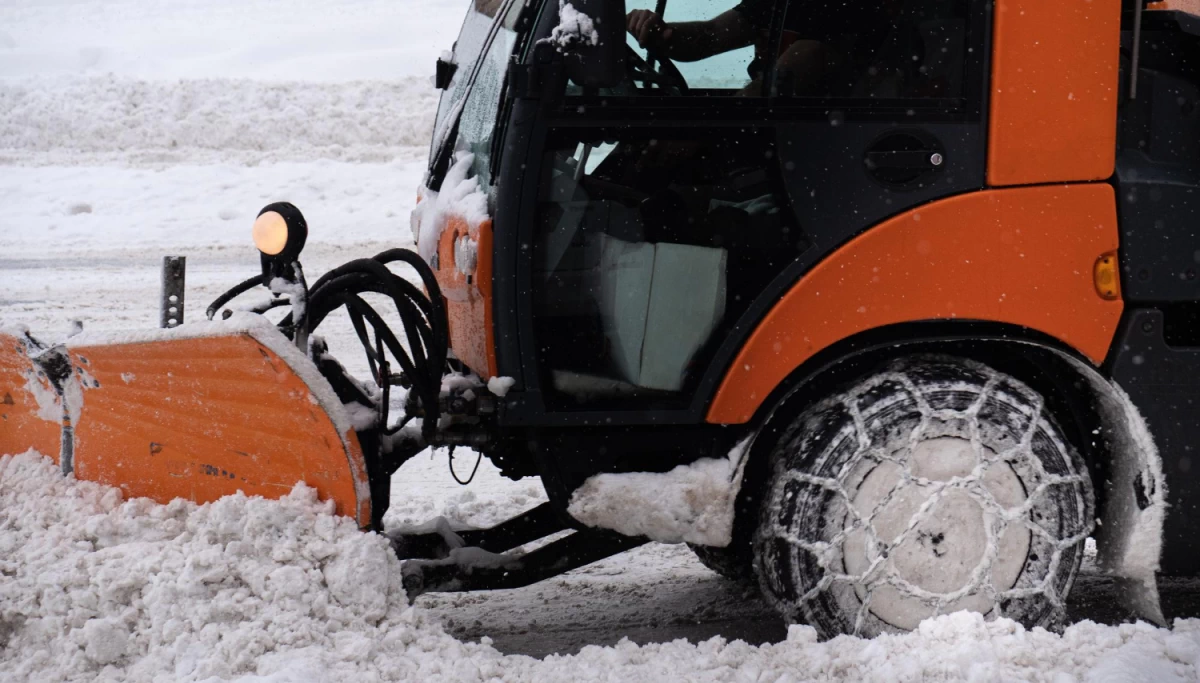 Odśnieżanie parkingów Kęty i Andrychów